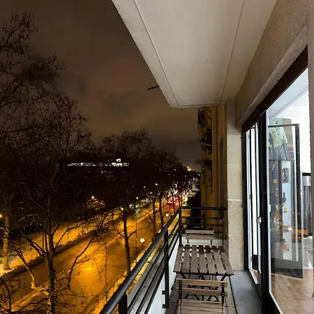 Grand Avec Balcon 3chambres Tour Eiffel 8 Min En Train Apartamento